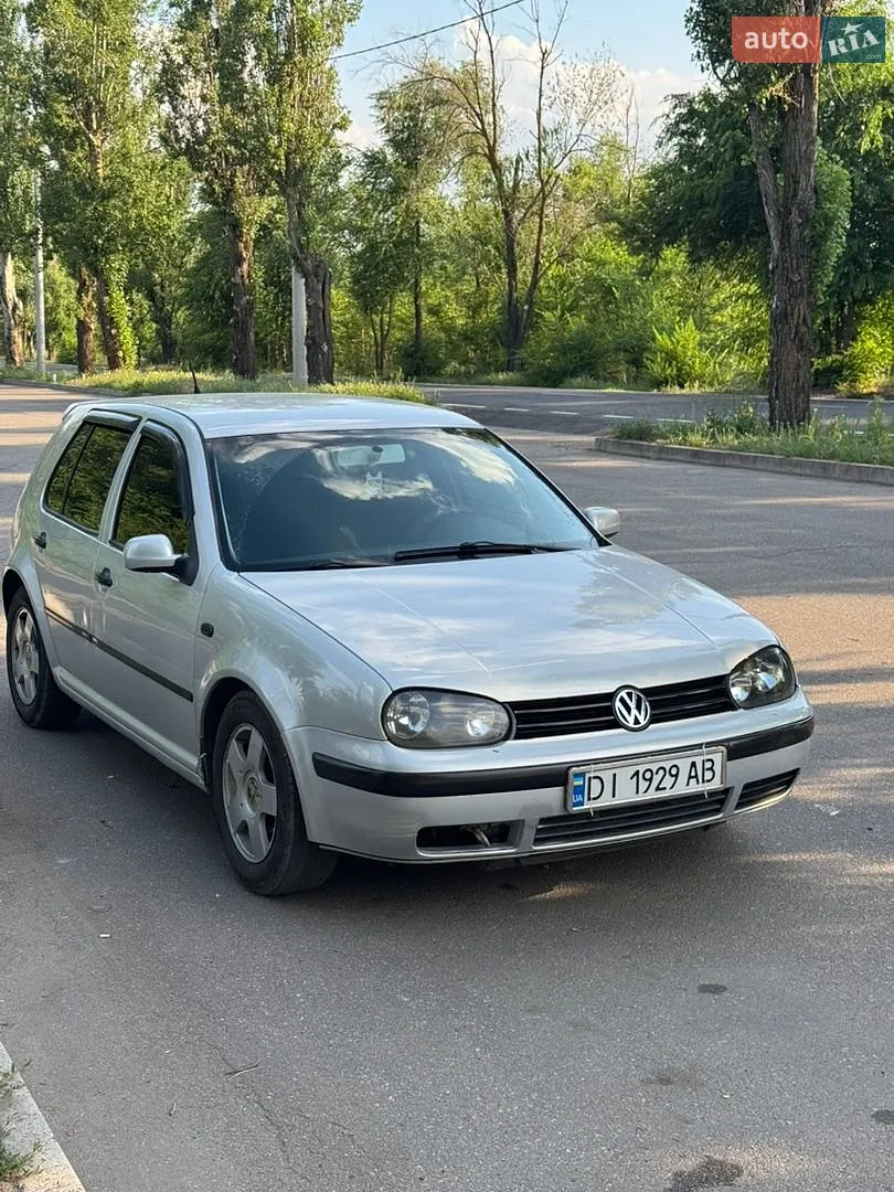Volkswagen Golf 2000 — 1