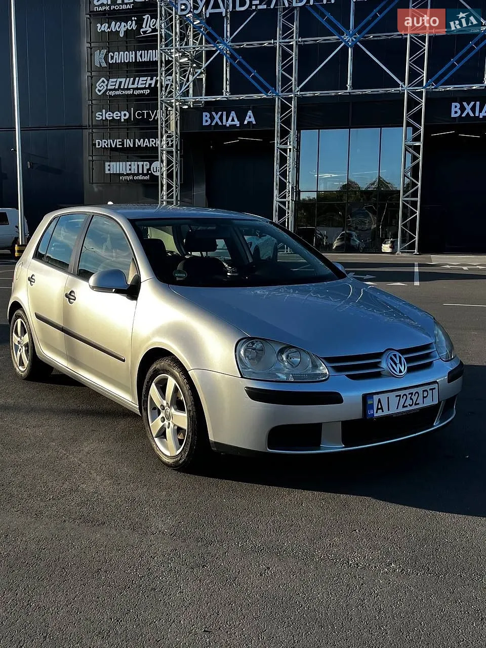 Volkswagen Golf, 2005
