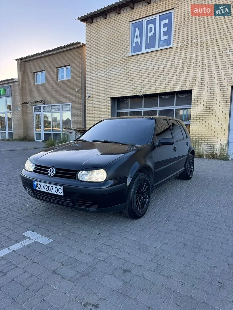 Volkswagen Golf, 2001