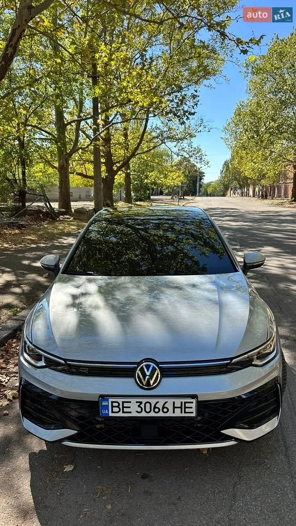 Volkswagen Golf, 2025