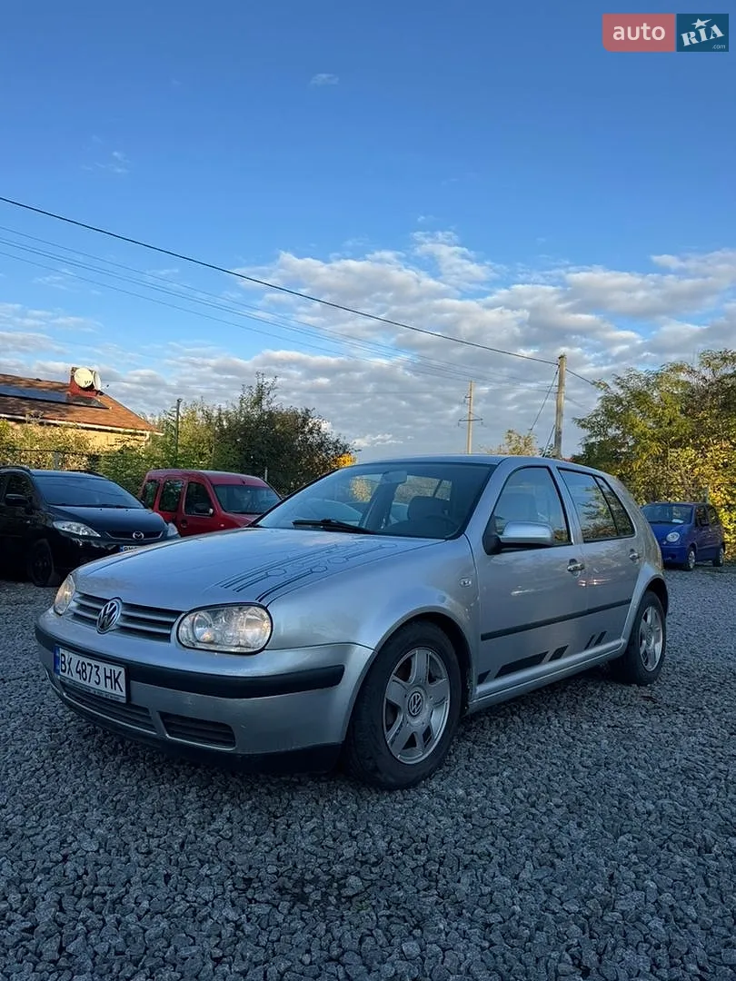 Volkswagen Golf, 2001