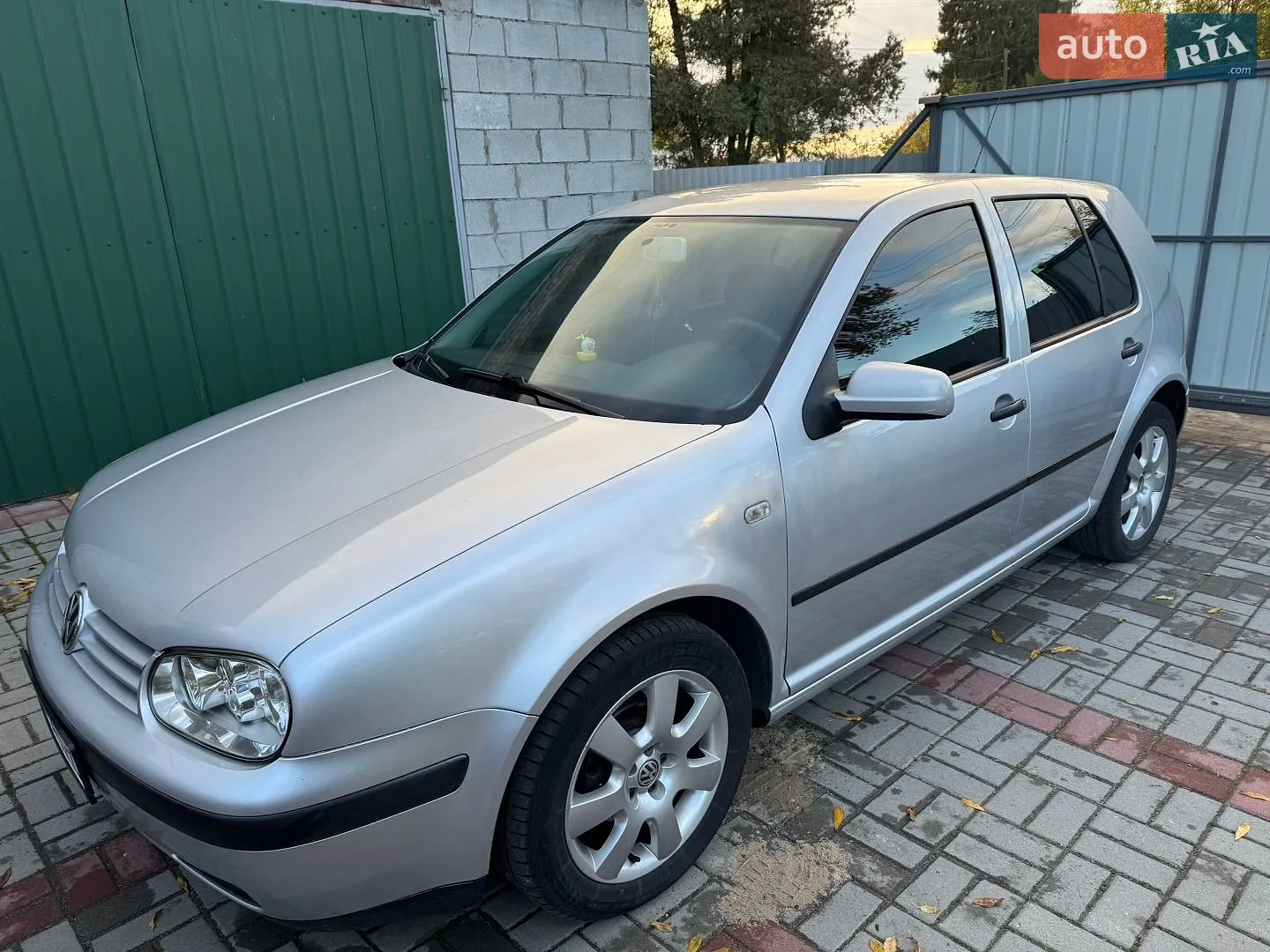 Volkswagen Golf, 2001