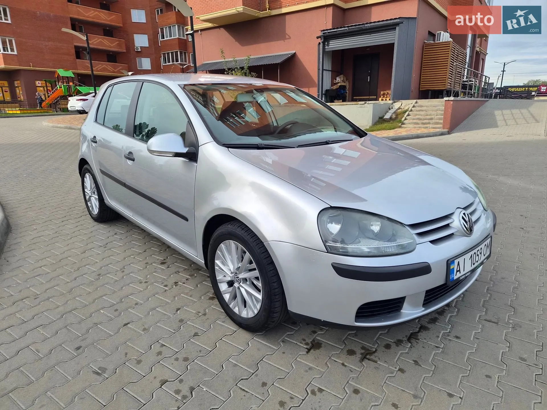 Volkswagen Golf, 2004