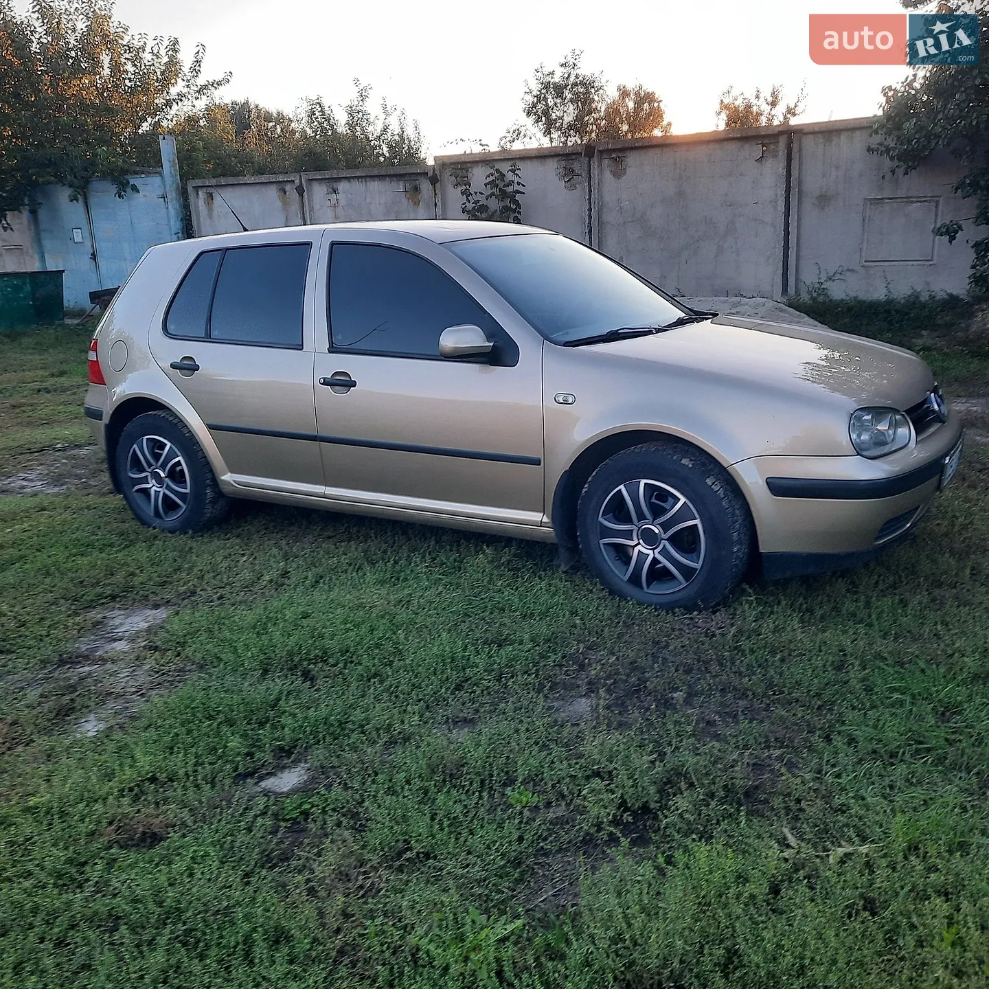 Volkswagen Golf, 2000