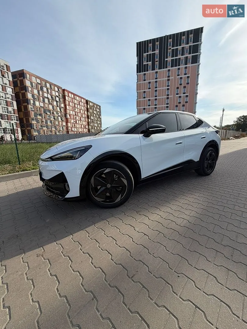 Volkswagen ID. UNYX, 2025