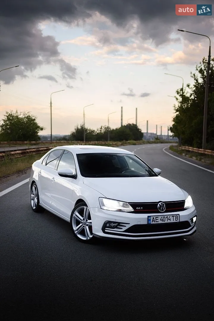 Volkswagen Jetta, 2016
