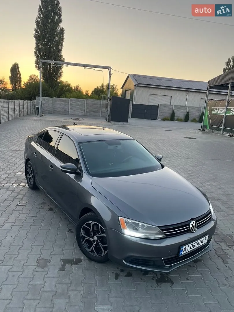 Volkswagen Jetta, 2011