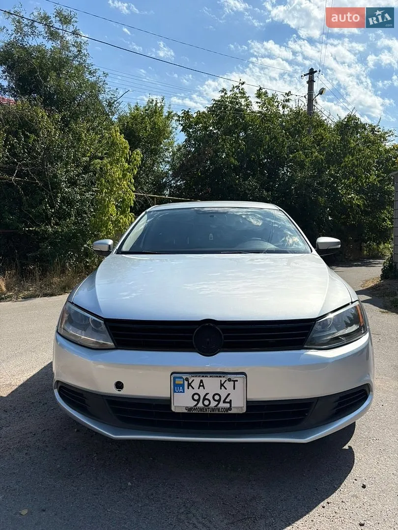 Volkswagen Jetta, 2011