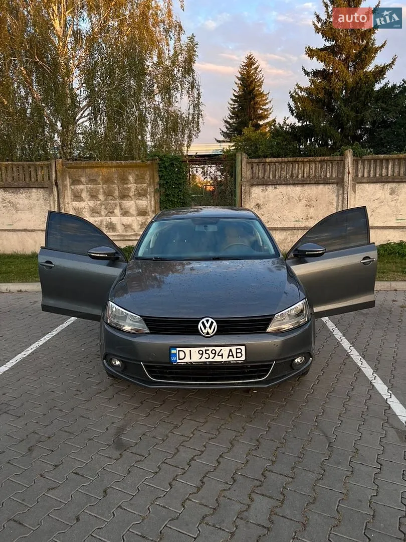 Volkswagen Jetta, 2011