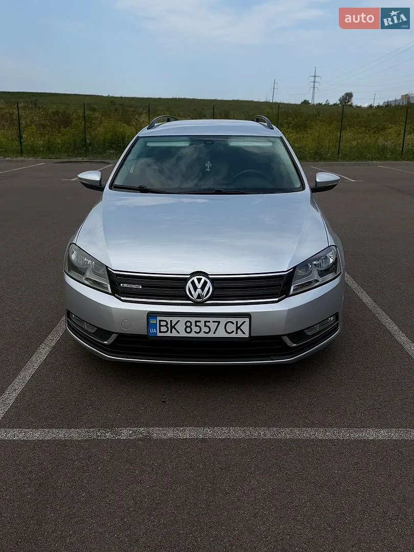 Volkswagen Passat 2012 — 1