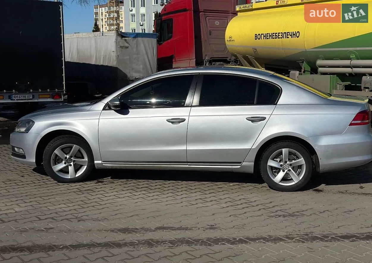 Volkswagen Passat, 2011