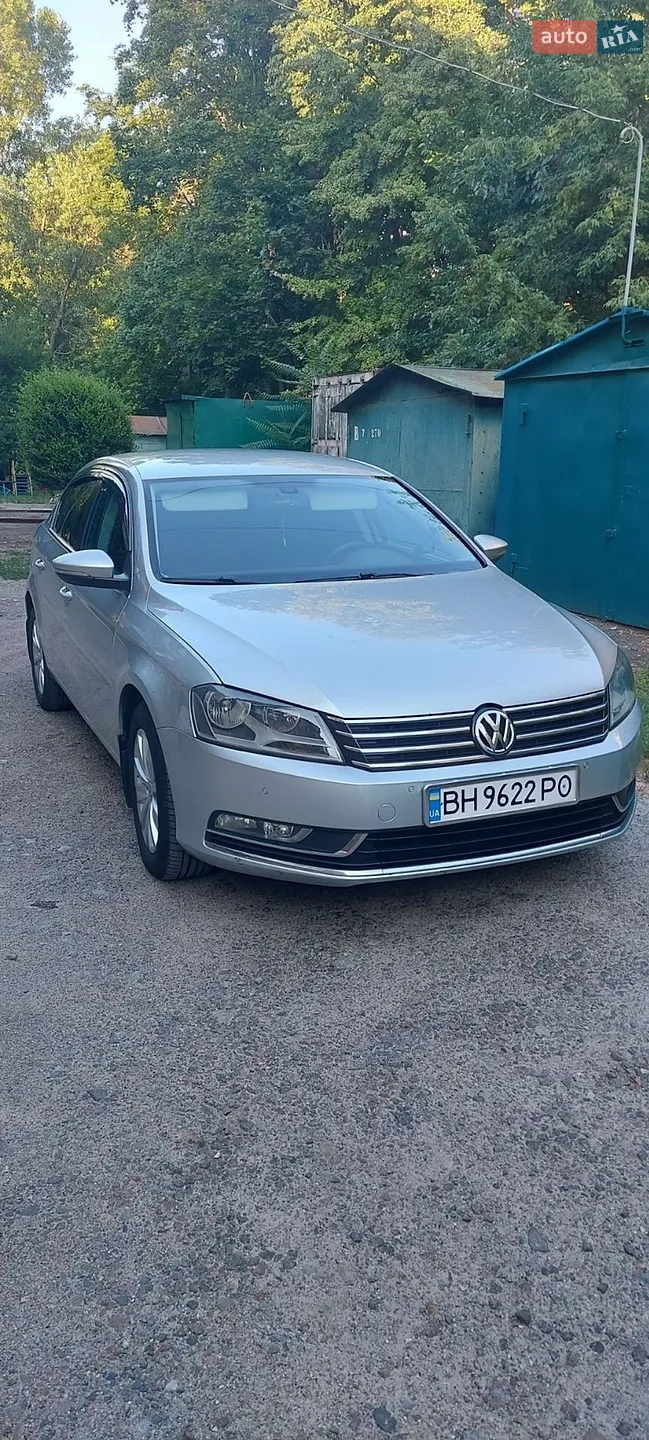 Volkswagen Passat, 2011