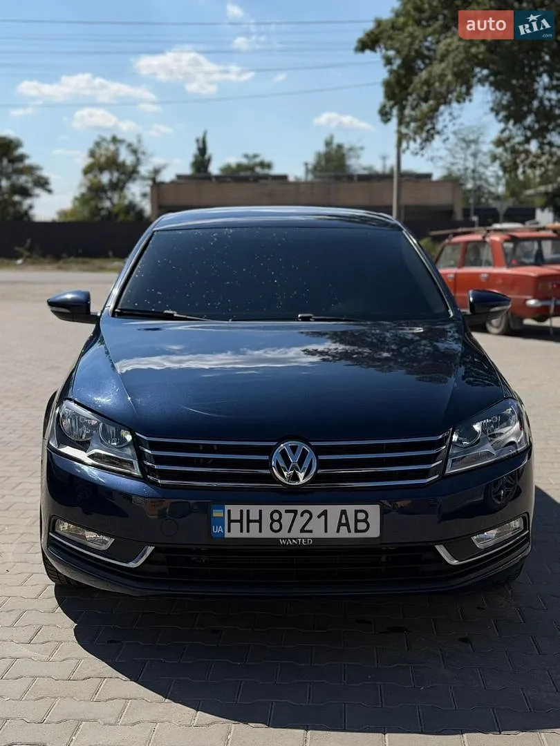 Volkswagen Passat, 2011
