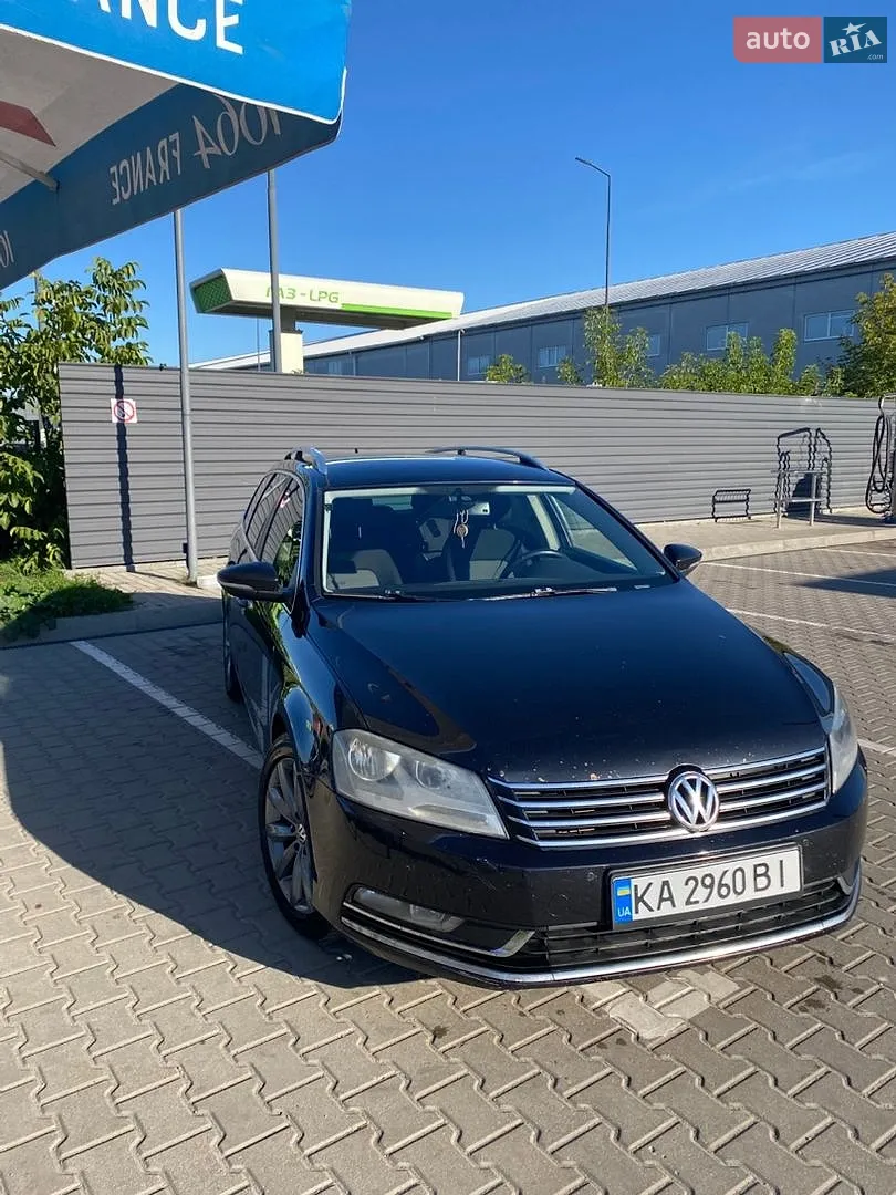 Volkswagen Passat 2011 — 1