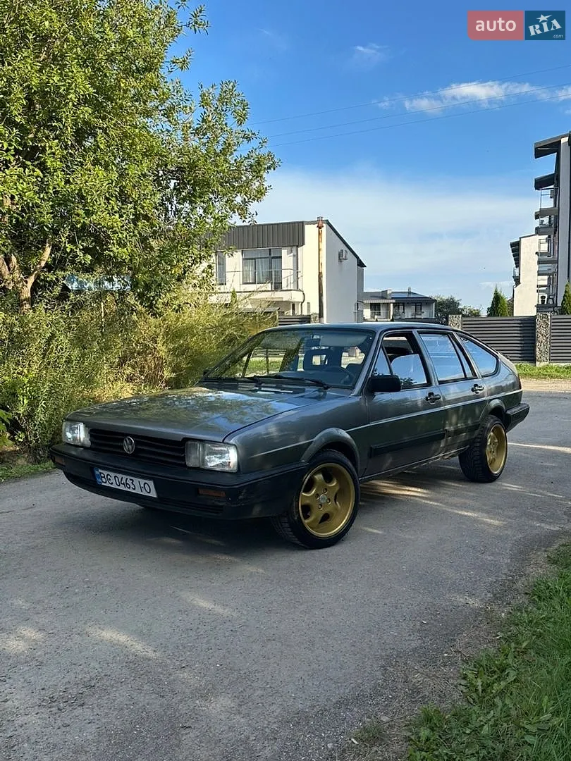 Volkswagen Passat 1987 — 1