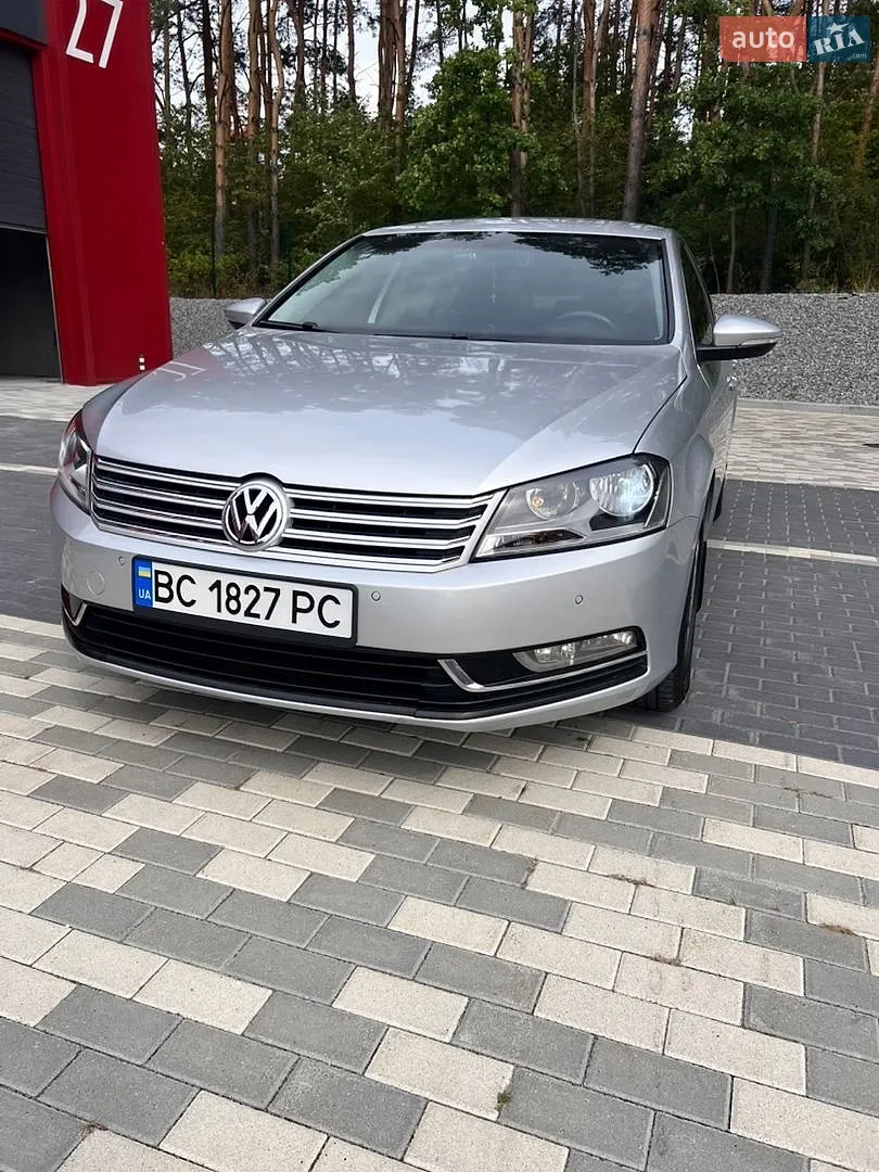 Volkswagen Passat 2011 — 1