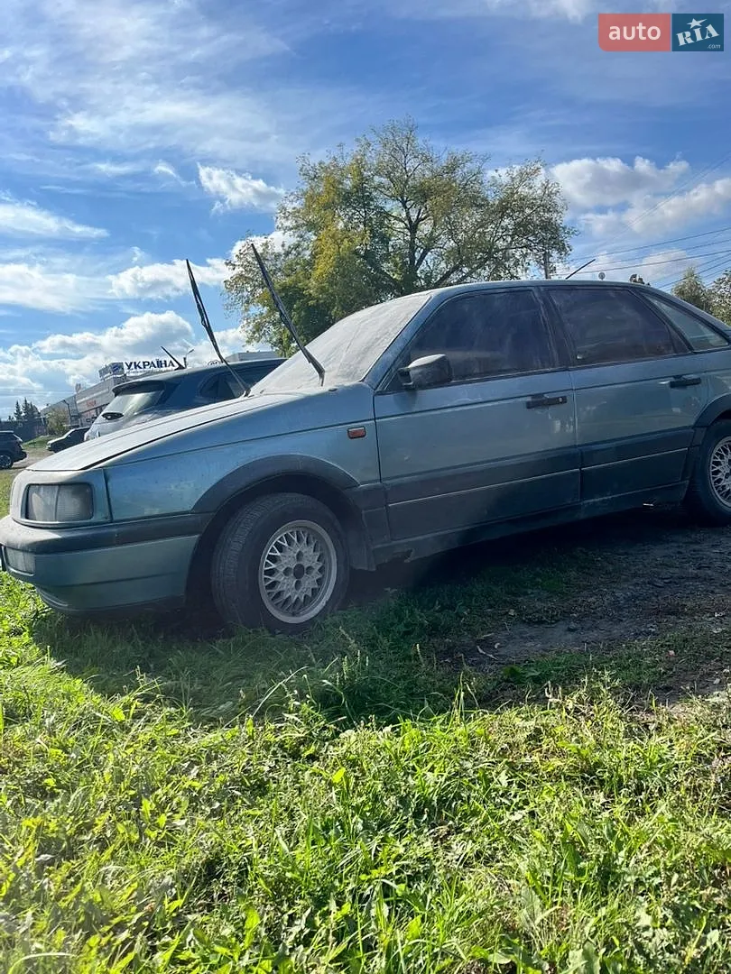Volkswagen Passat, 1990