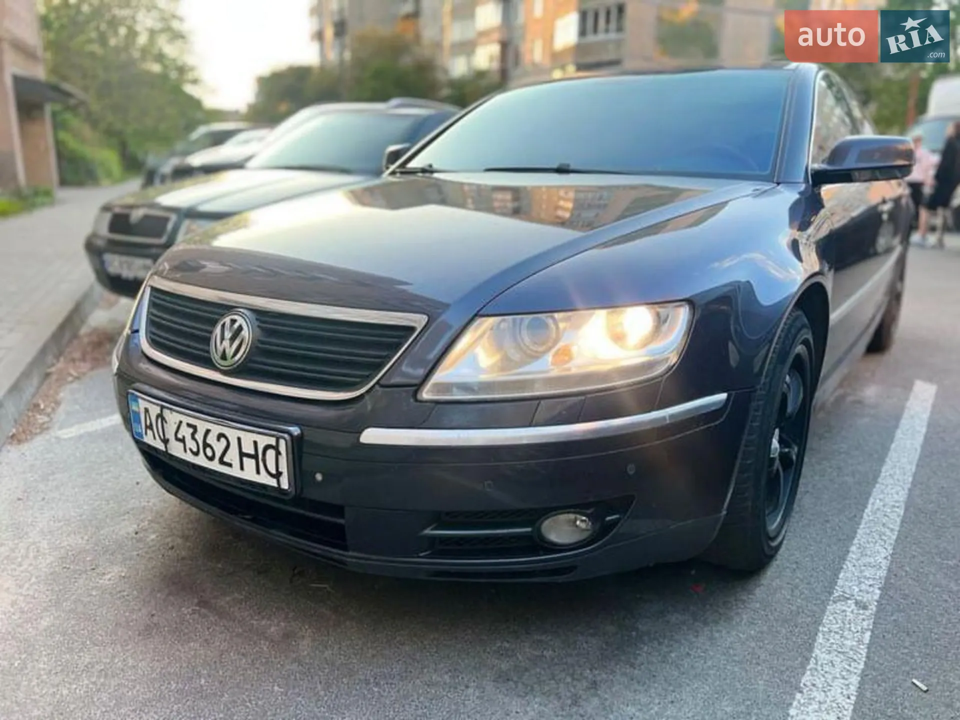 Volkswagen Phaeton, 2004