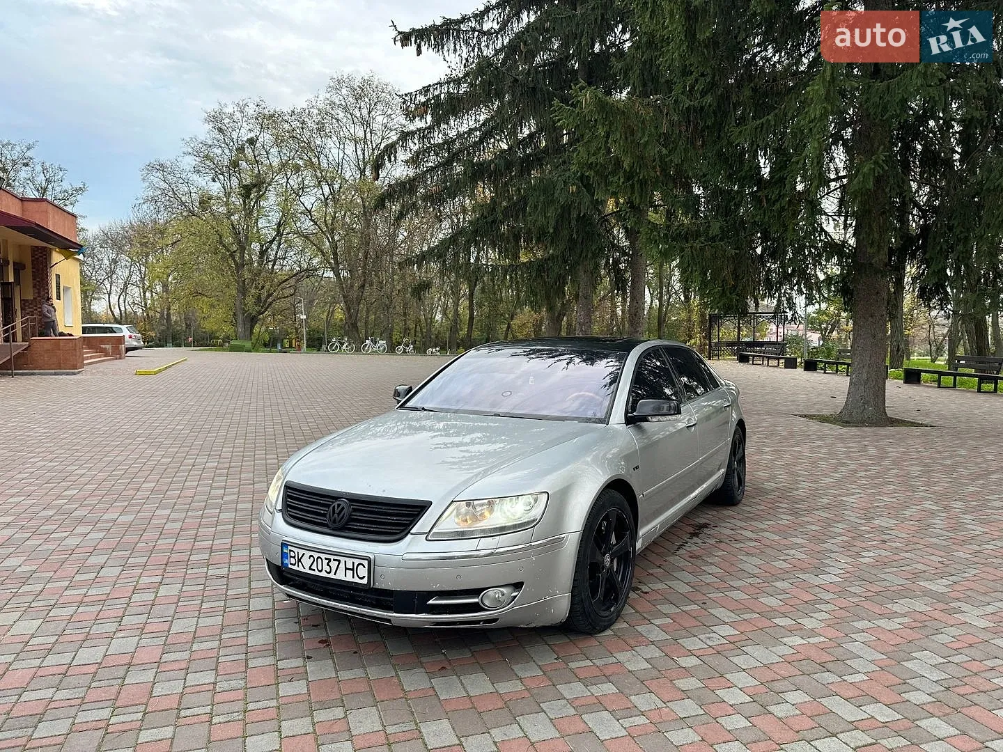 Volkswagen Phaeton, 2004