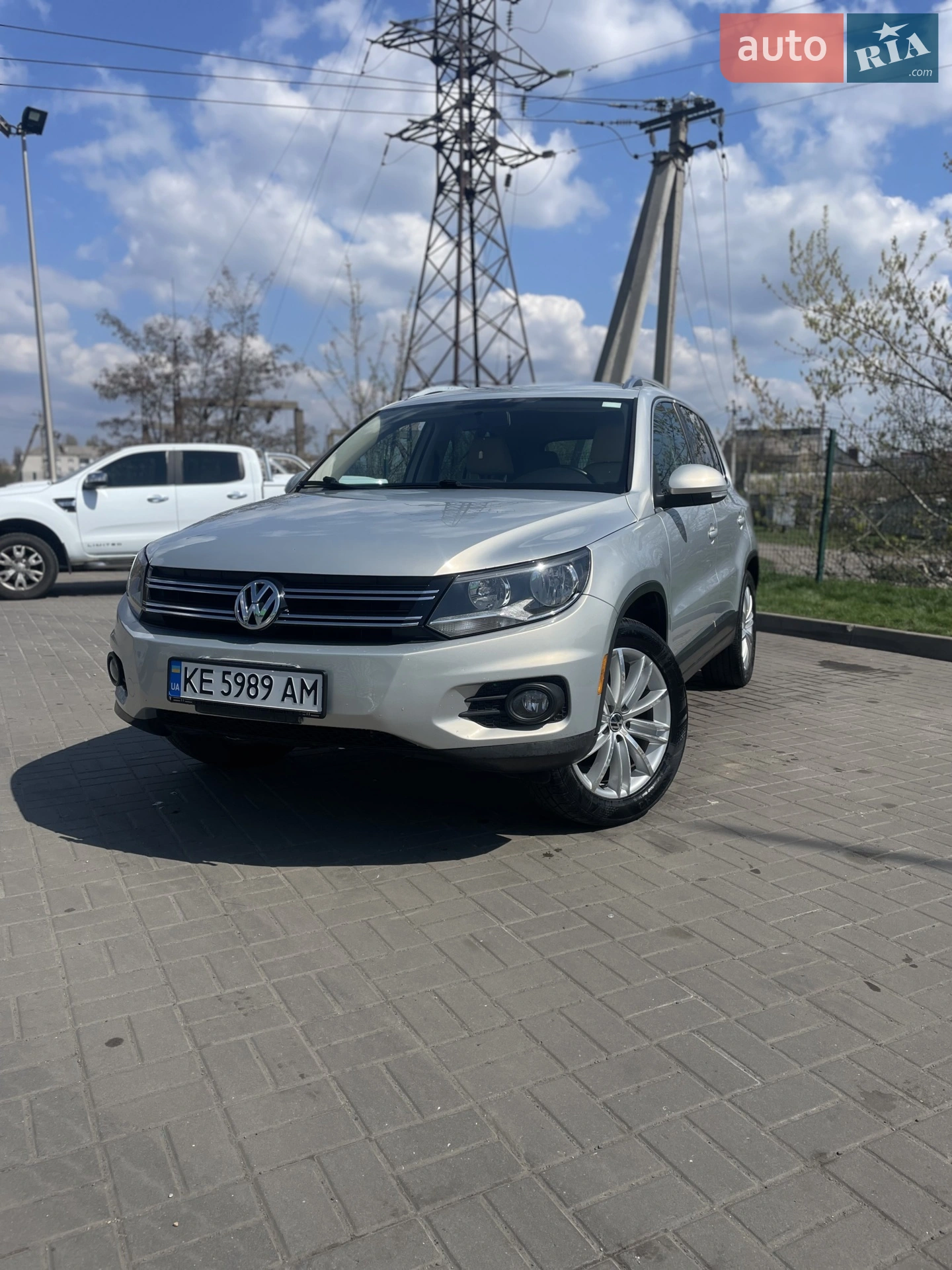 Volkswagen Tiguan, 2011