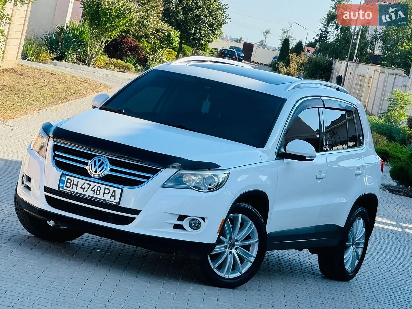 Volkswagen Tiguan, 2011