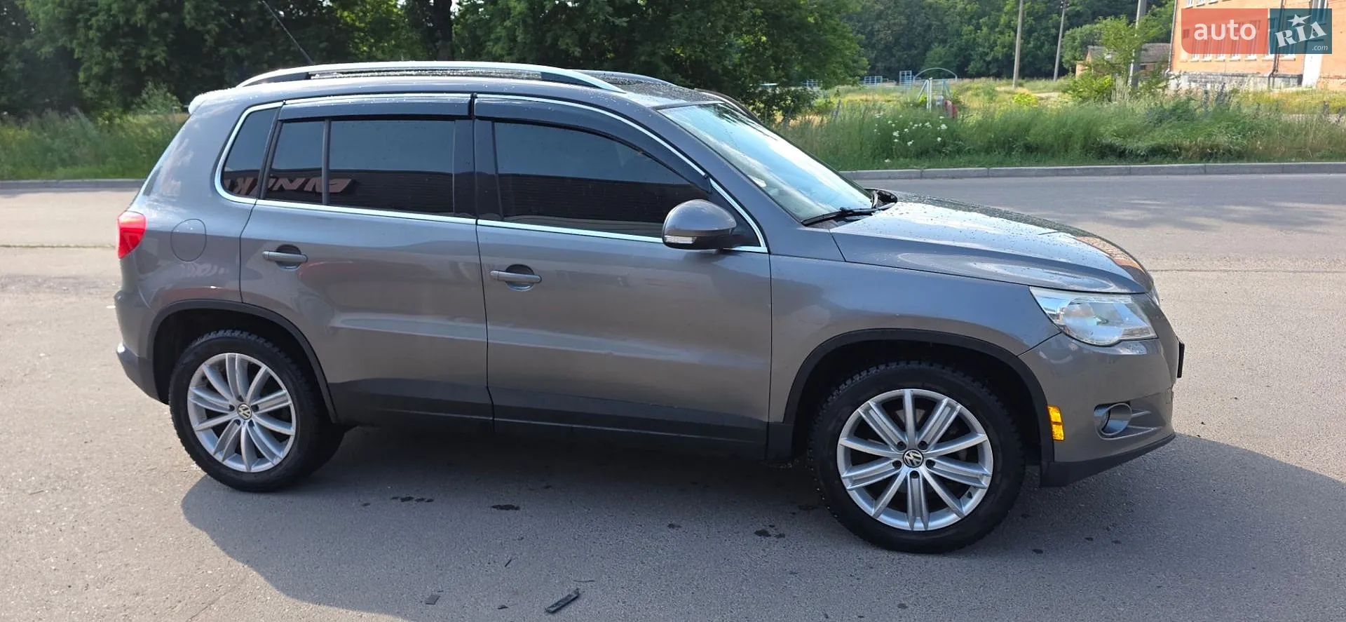 Volkswagen Tiguan, 2011