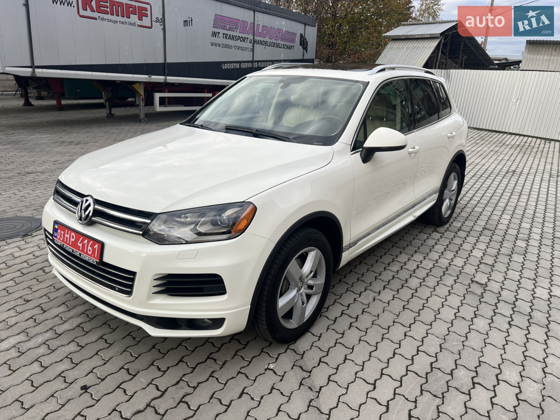 Volkswagen Touareg 2011 — 1