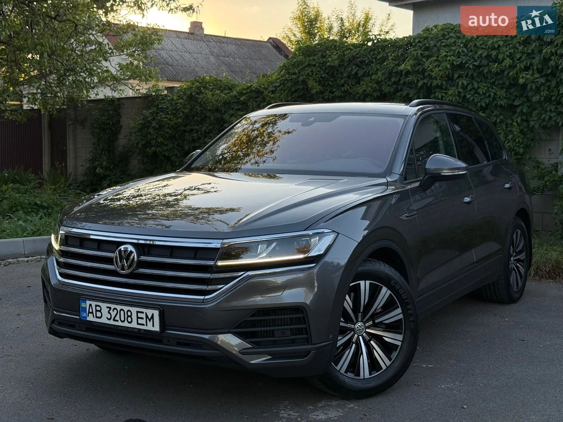 Volkswagen Touareg 2019 — 1