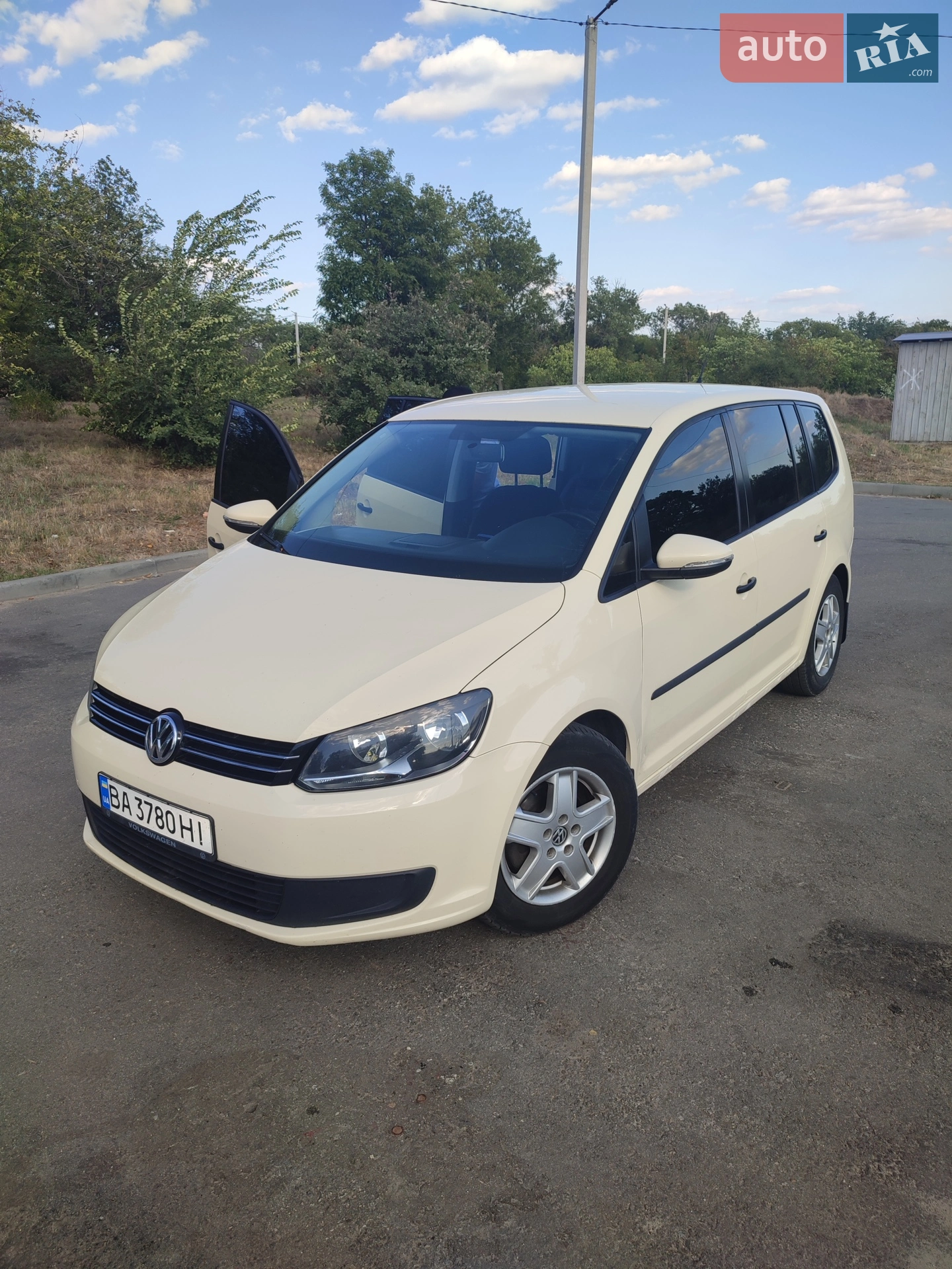 Volkswagen Touran, 2013