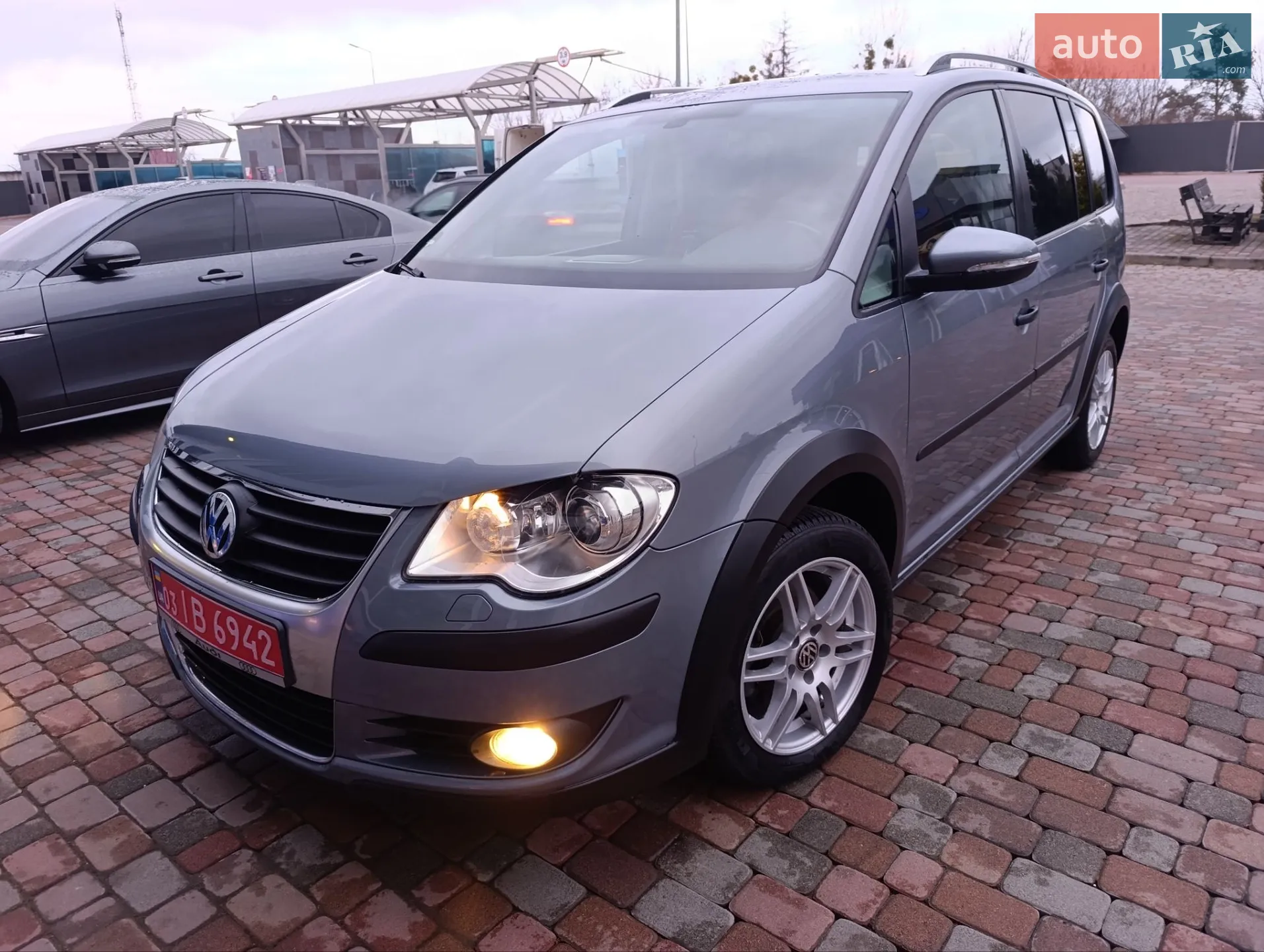 Volkswagen Touran, 2010