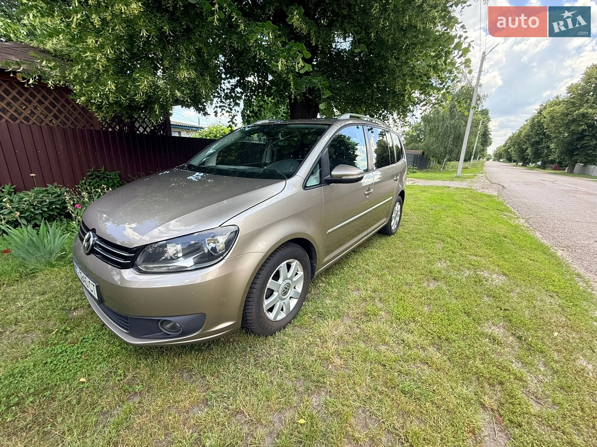 Volkswagen Touran, 2012