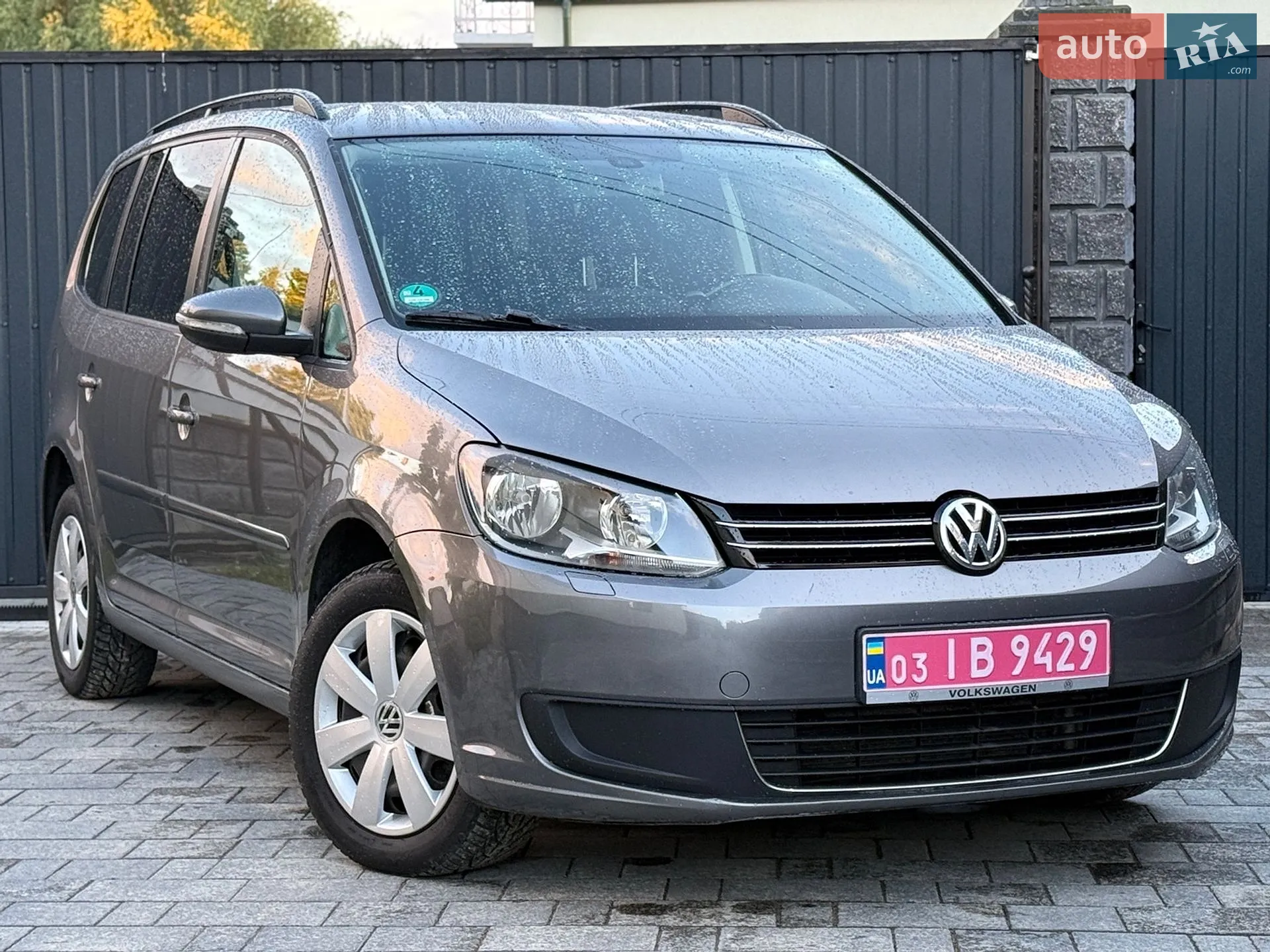 Volkswagen Touran, 2011