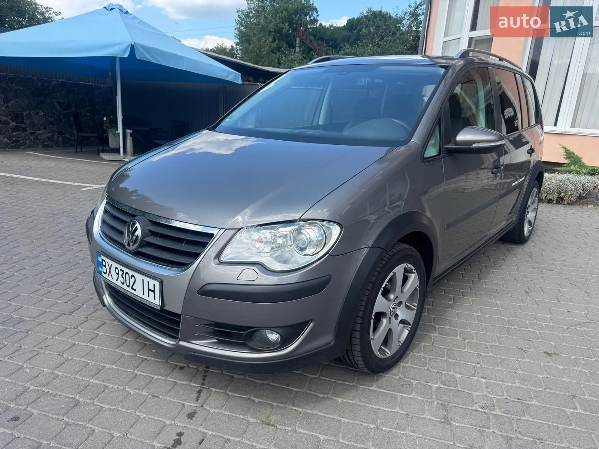 Volkswagen Touran, 2010