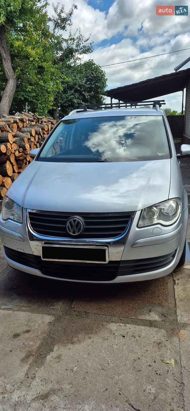 Volkswagen Touran, 2010