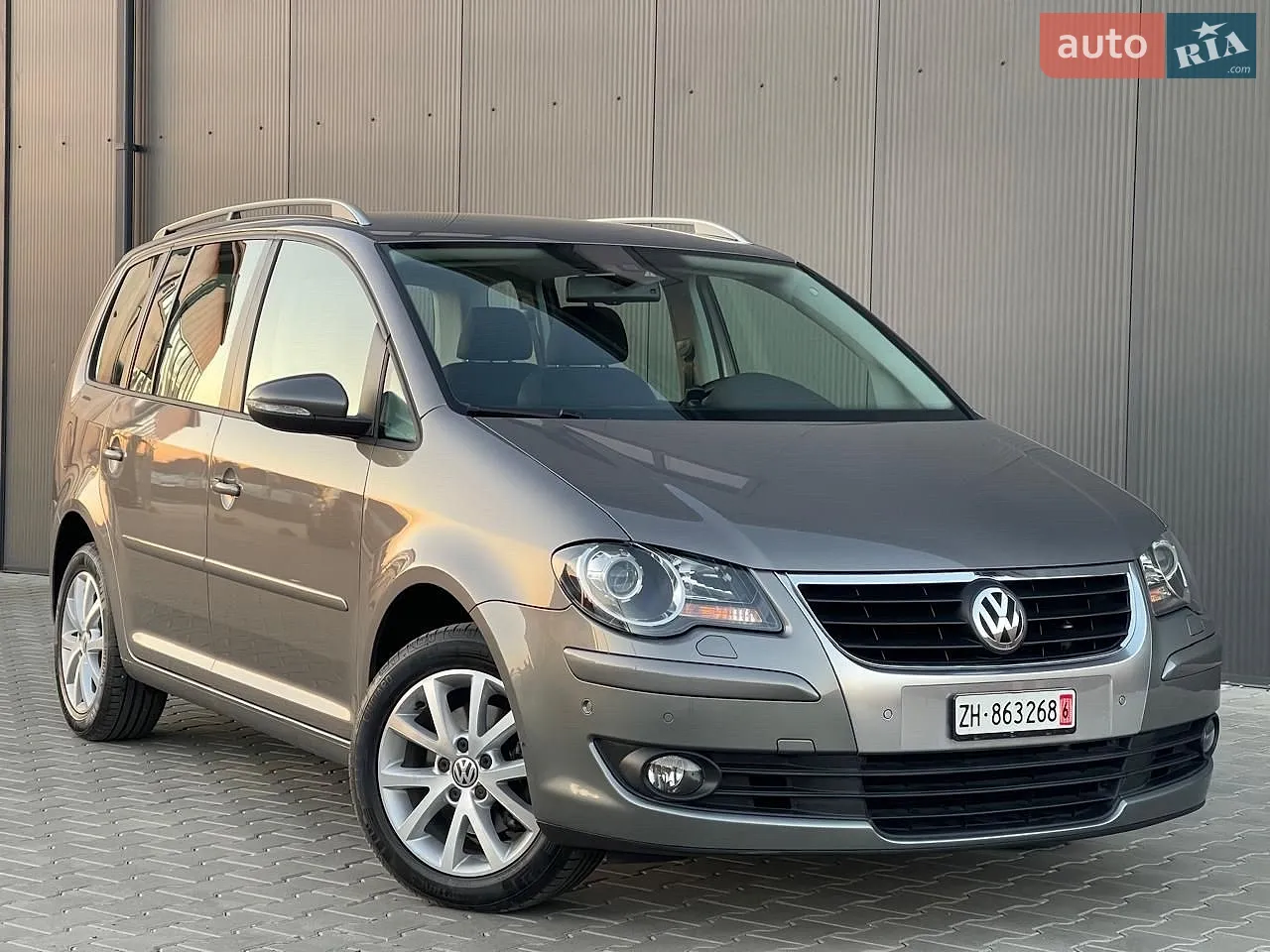 Volkswagen Touran, 2010