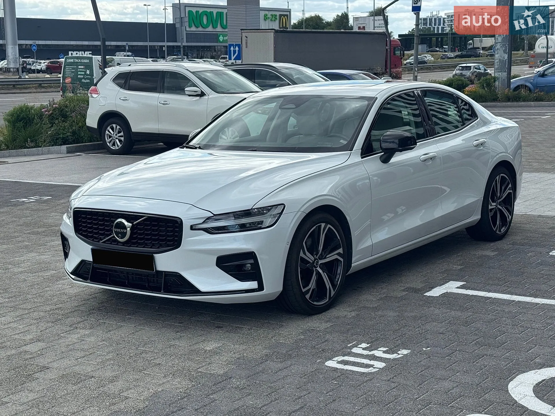 Volvo S60, 2023