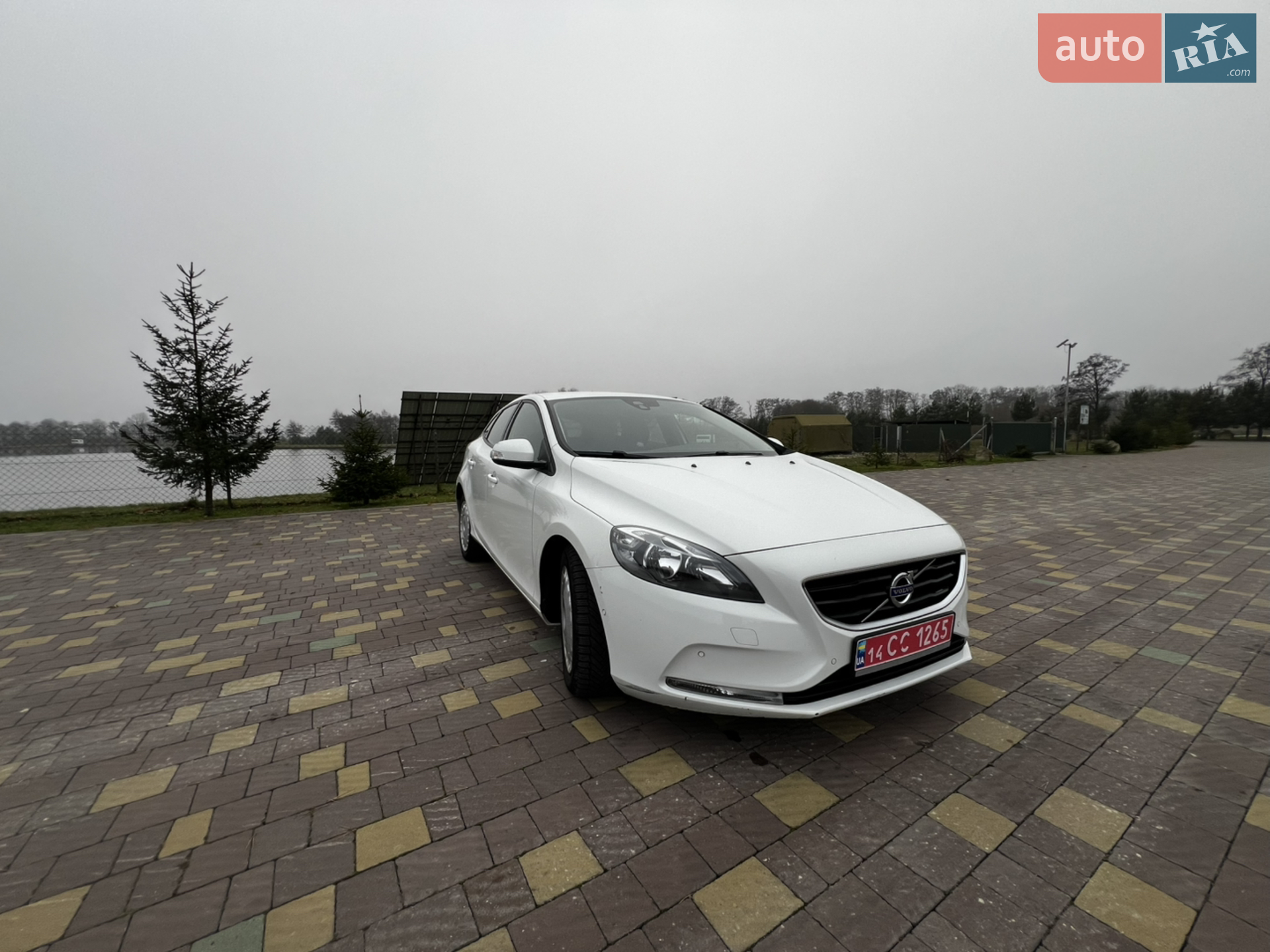 Volvo V40, 2014