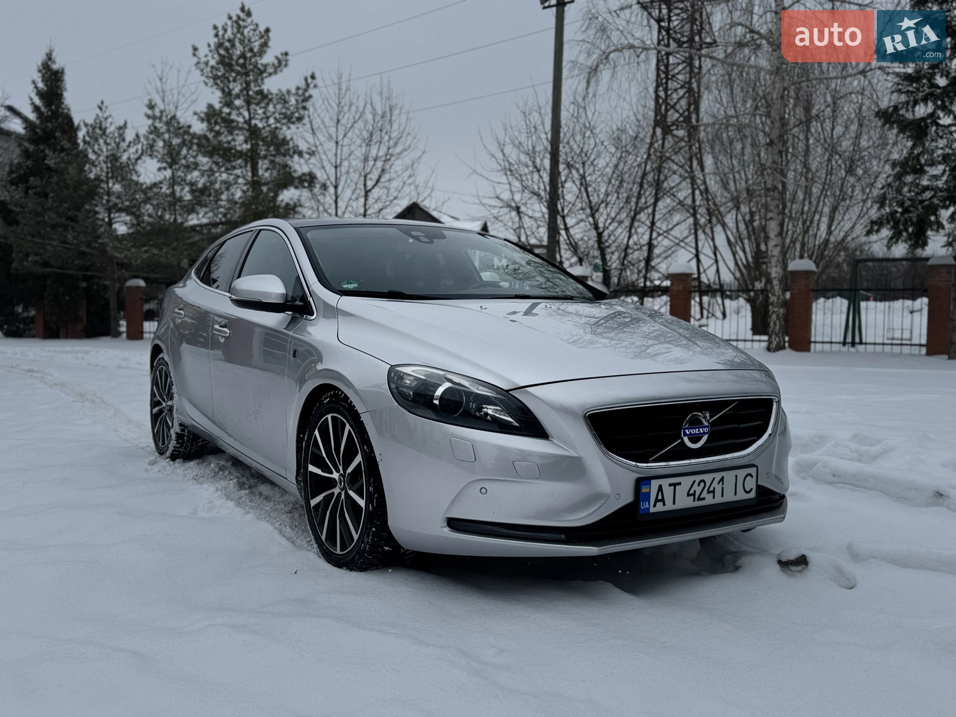 Volvo V40 2014 — 1