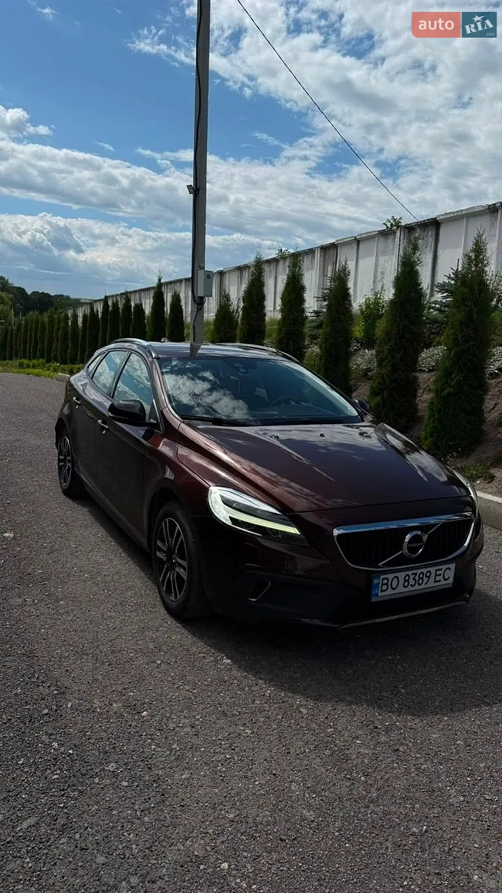Volvo V40, 2016