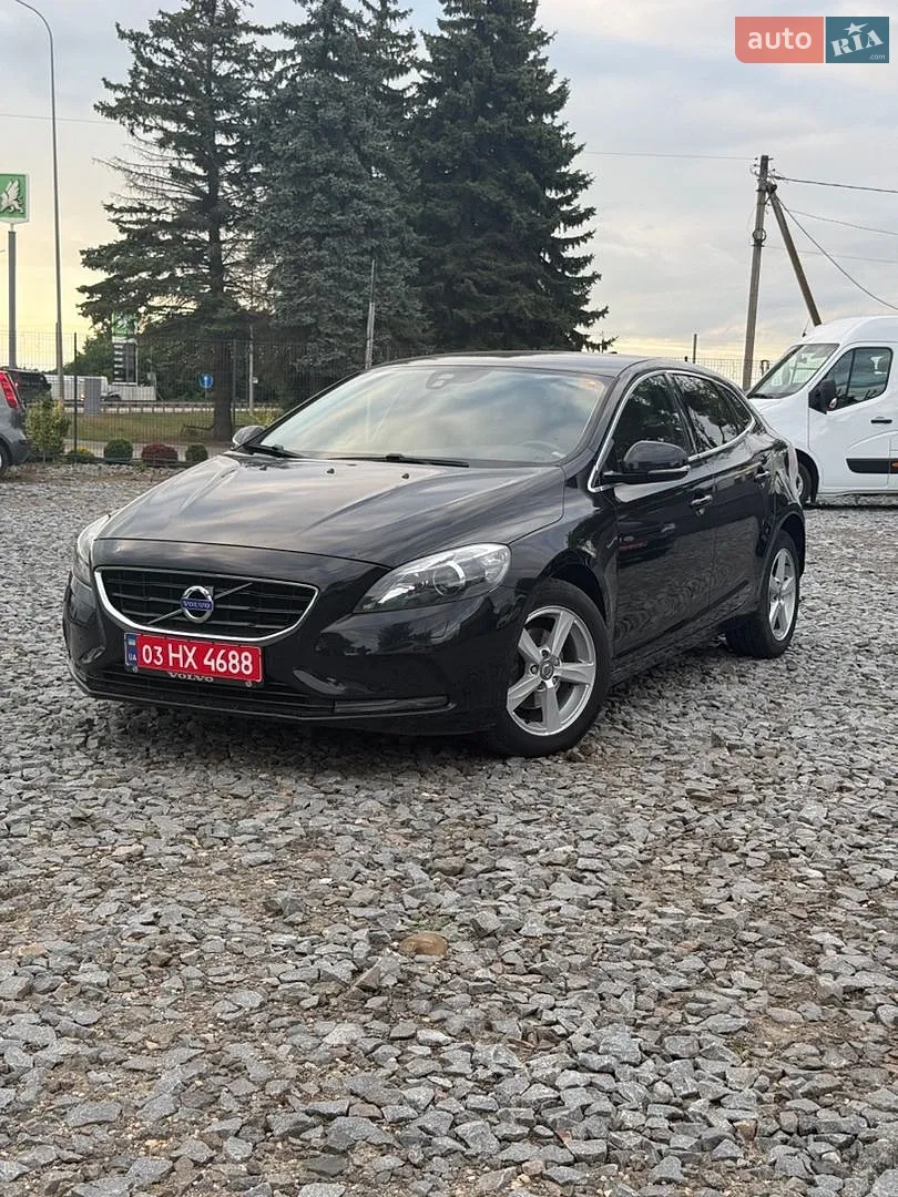 Volvo V40, 2014