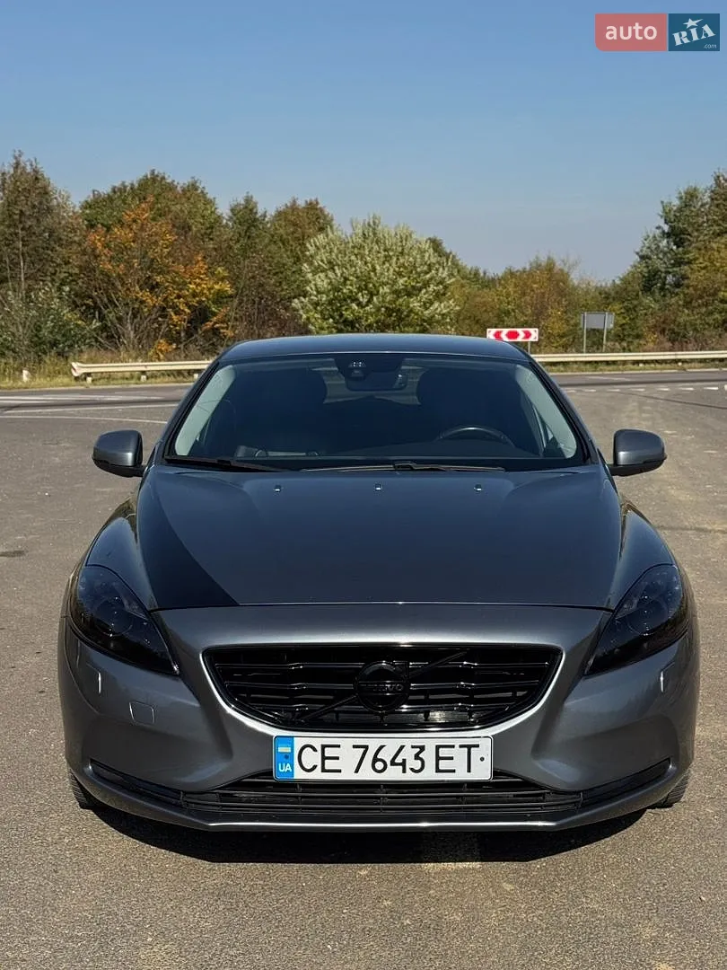 Volvo V40, 2015