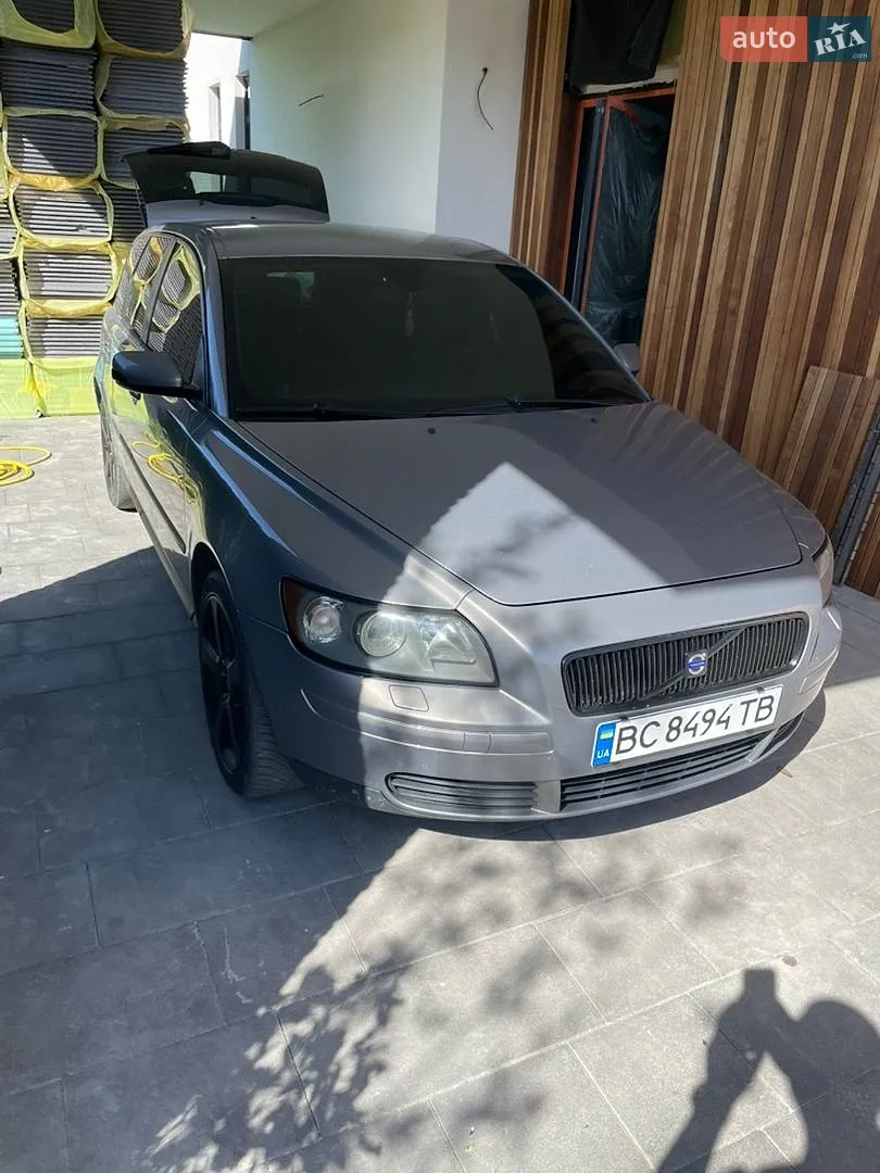 Volvo V50, 2005