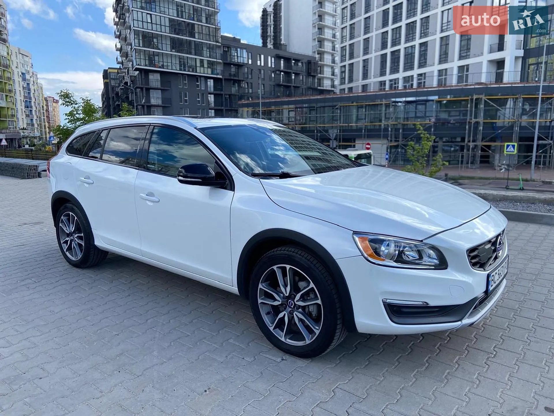 Volvo V60 Cross Country, 2016