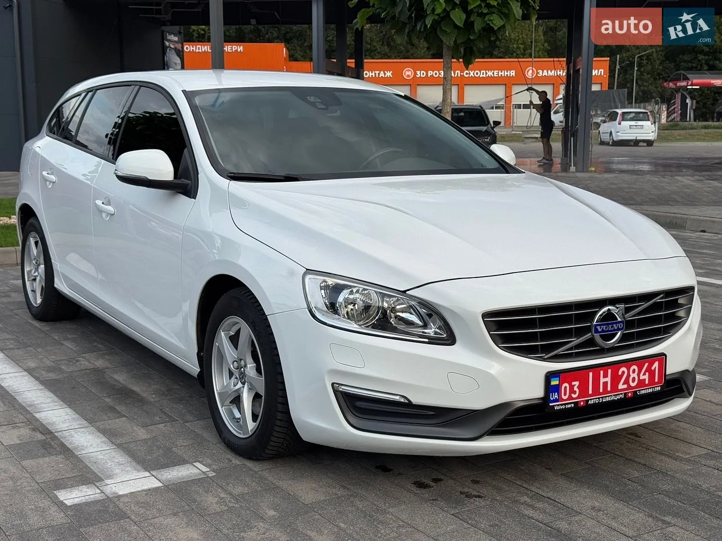 Volvo V60, 2015