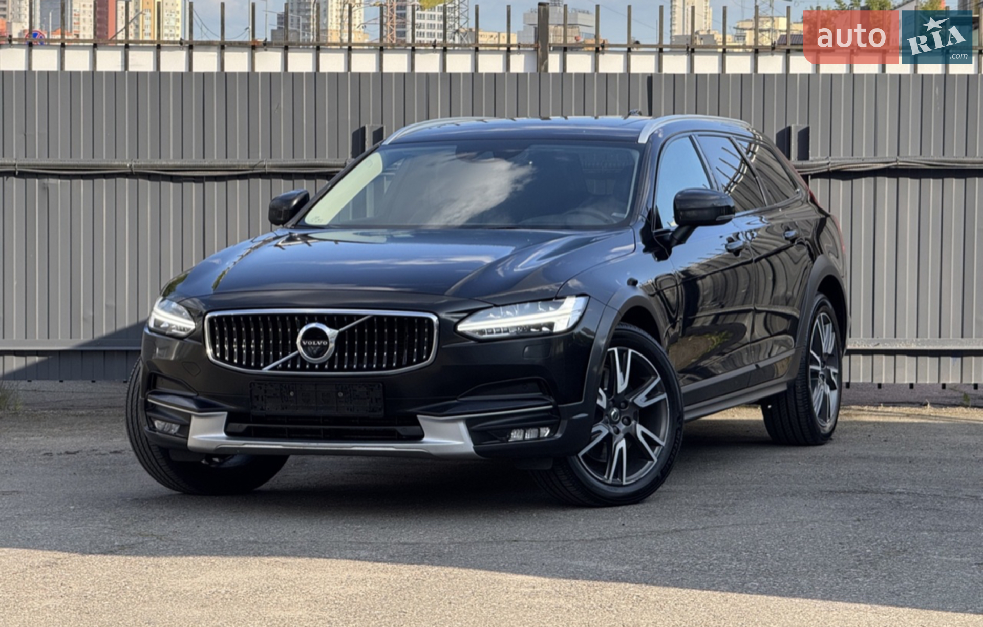 Volvo V90 Cross Country, 2019