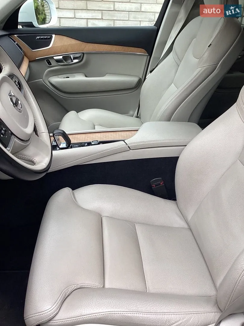 Volvo XC90, 2022