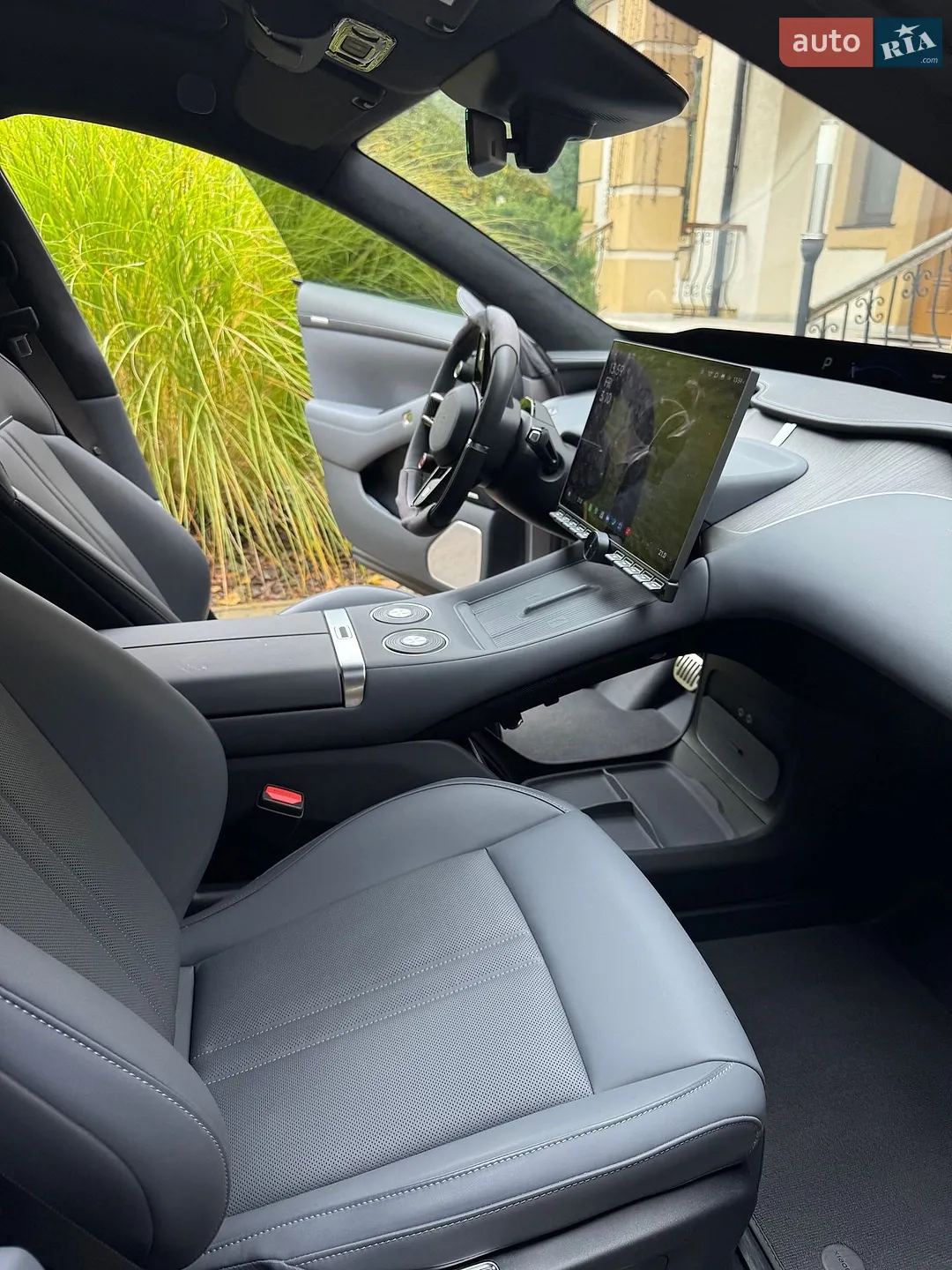 Xiaomi YU7, 2025