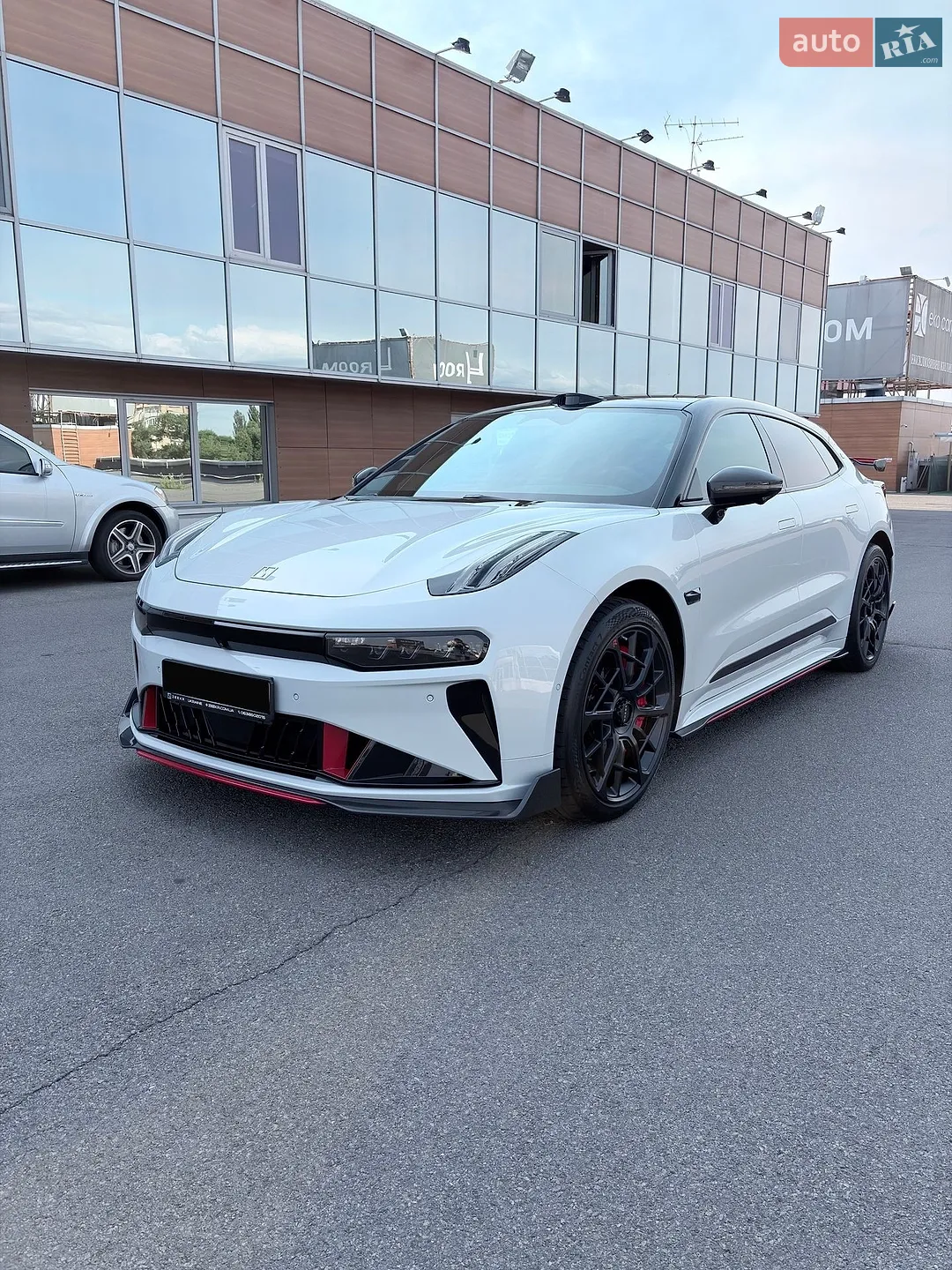 Zeekr 001 FR, 2025