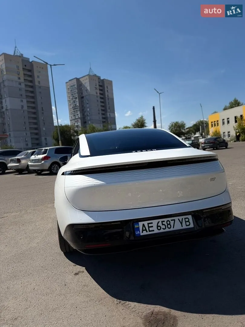 Zeekr 007, 2024
