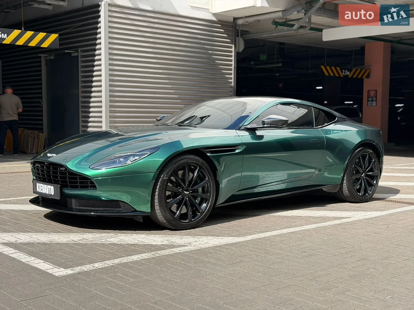 Aston Martin DB11, 2018